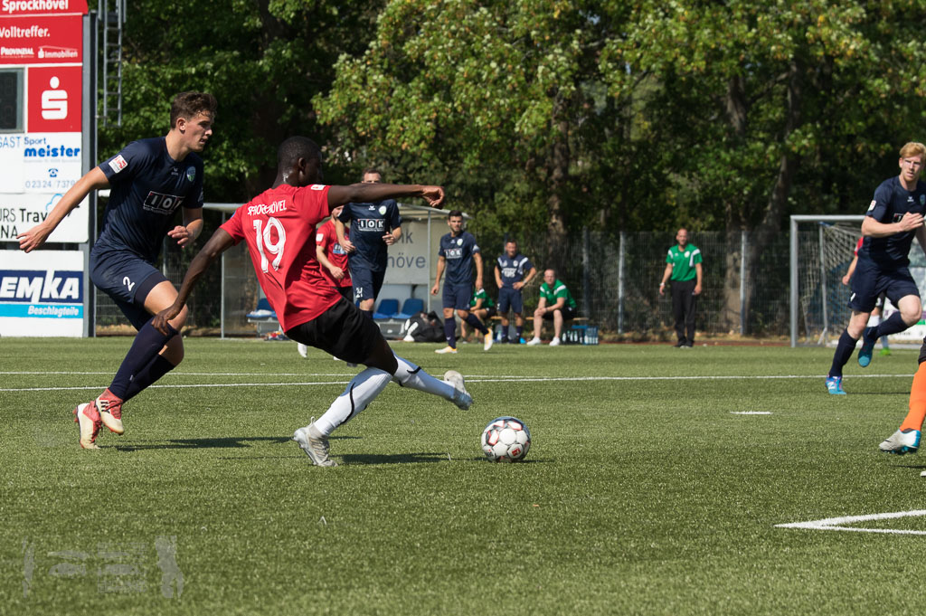 OL18-19_20180819_024_TSG_-_FCGuetersloh_Hin_IMGP9296.jpg